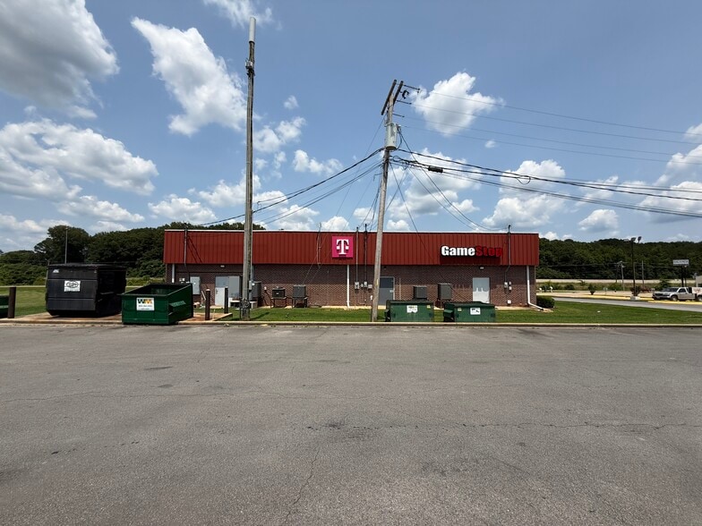 334-340 Park Plaza Dr, New Albany, MS for lease - Building Photo - Image 2 of 8