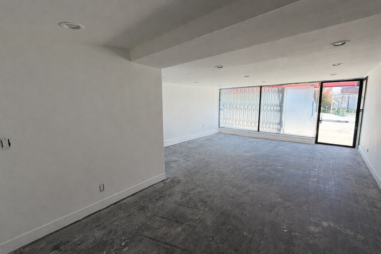 7801 Melrose Ave, Los Angeles, CA for lease Interior Photo- Image 1 of 3