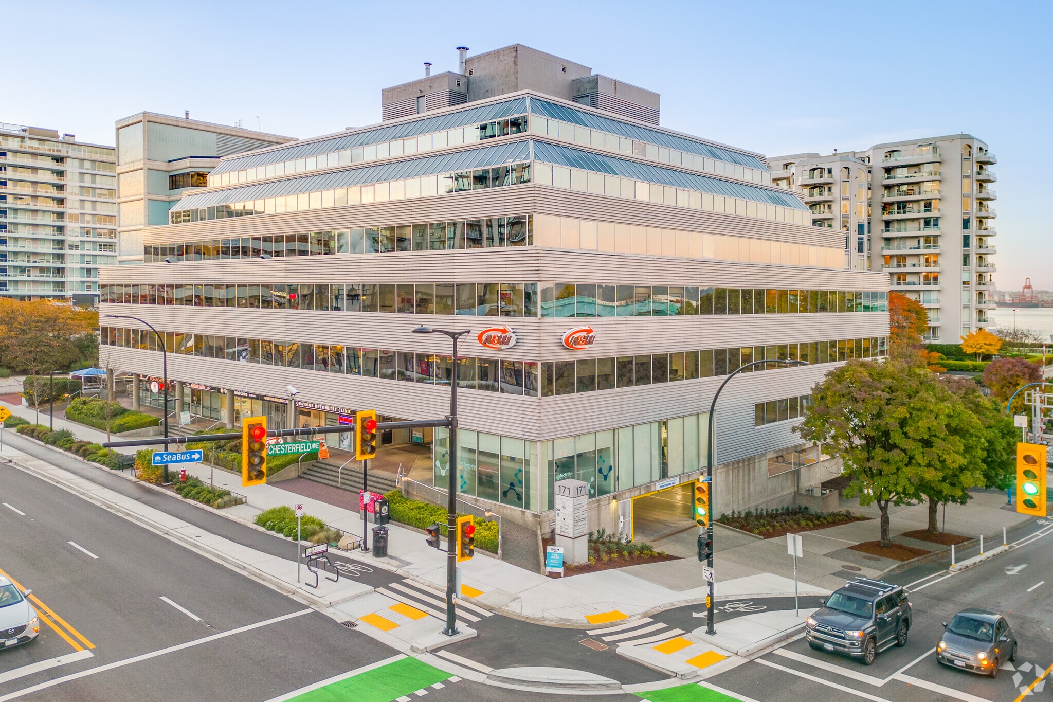 171 W Esplanade, North Vancouver, BC for lease Building Photo- Image 1 of 12