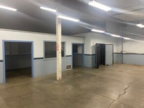 1308 Dynamic St, Petaluma, CA for lease Interior Photo- Image 2 of 4