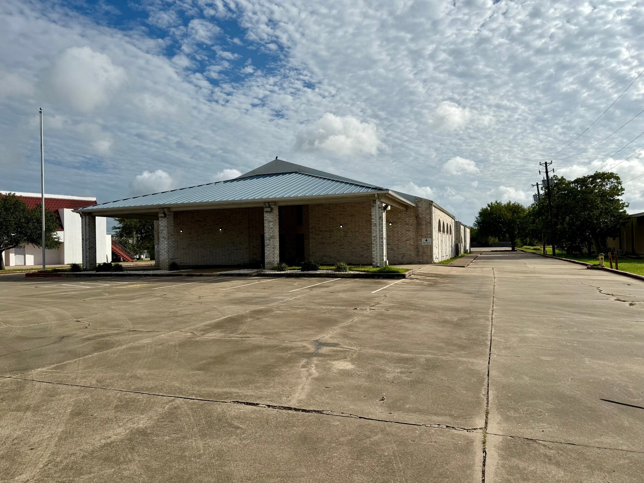 3442 Holly Rd, Corpus Christi, TX for sale Primary Photo- Image 1 of 14