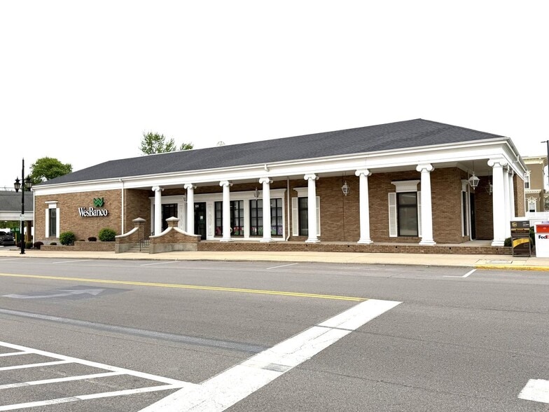 625 Scott St, Napoleon, OH à vendre - Photo du bâtiment - Image 2 de 15