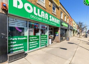 898-900 Eglinton Ave W, Toronto, ON à louer Photo du bâtiment- Image 2 de 5