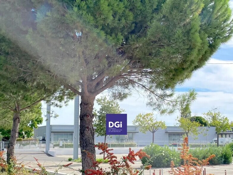 Flex in Nîmes for lease - Building Photo - Image 2 of 4