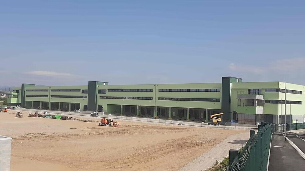 Industrial in Sant Fost de Campsentelles, Barcelona for lease - Building Photo - Image 2 of 11