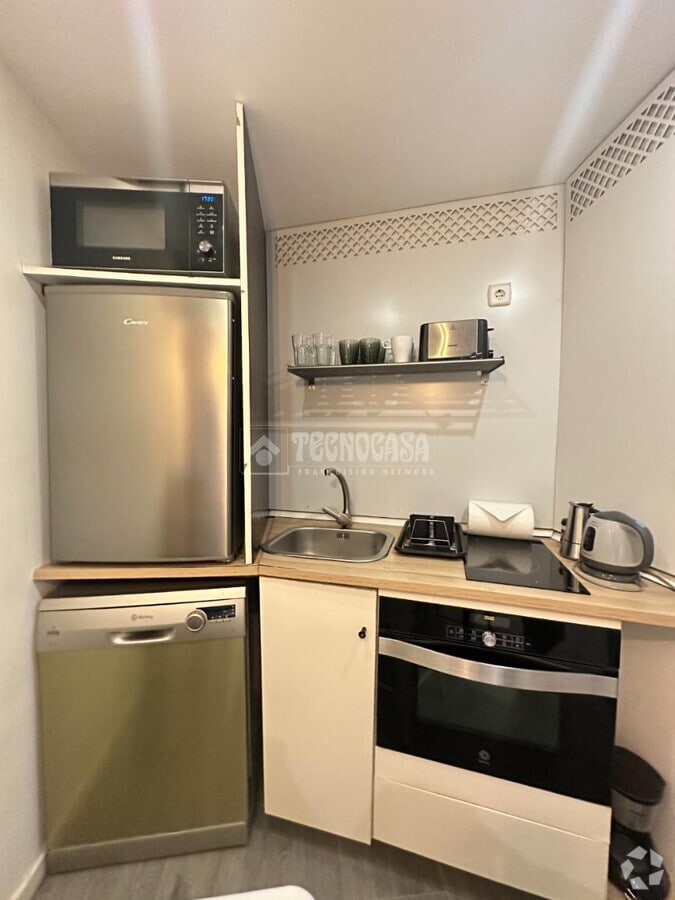 Madrid, MAD 28012 - Unit Puerta 02 - - Interior Photo - Image 2 of 8