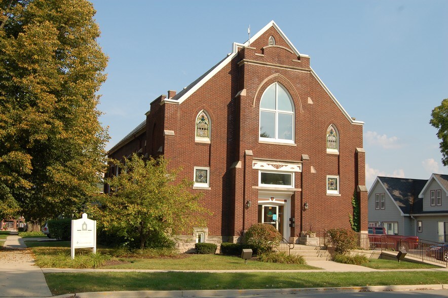 20 N Lincoln, Batavia, IL à vendre - Photo du bâtiment - Image 2 de 2