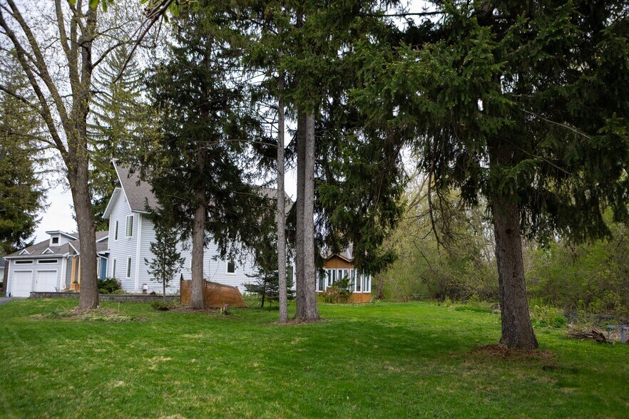 3208 Richmond Rd, Ottawa, ON à vendre - Photo principale - Image 3 de 7