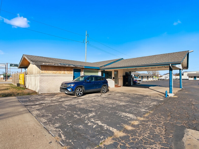 1900 No Broadway Ave, Ada, OK for sale - Building Photo - Image 3 of 37
