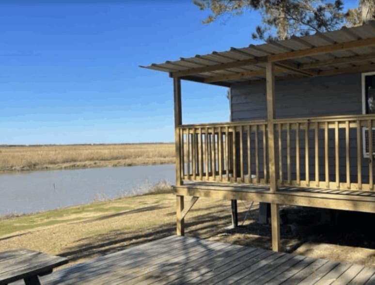 1512 Main, Anahuac, TX for sale - Building Photo - Image 2 of 11