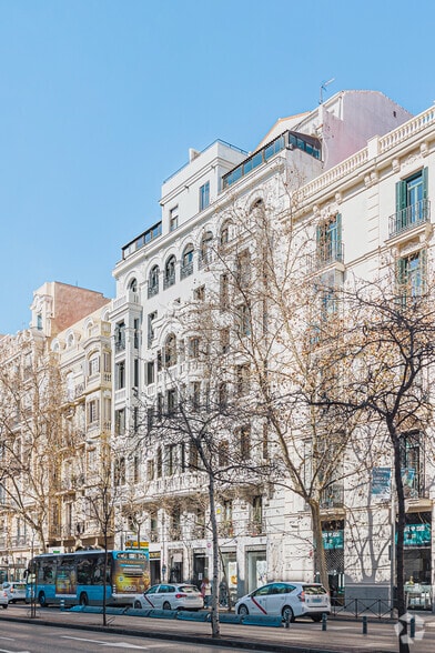 Office in Madrid, Madrid for lease - Building Photo - Image 2 of 4