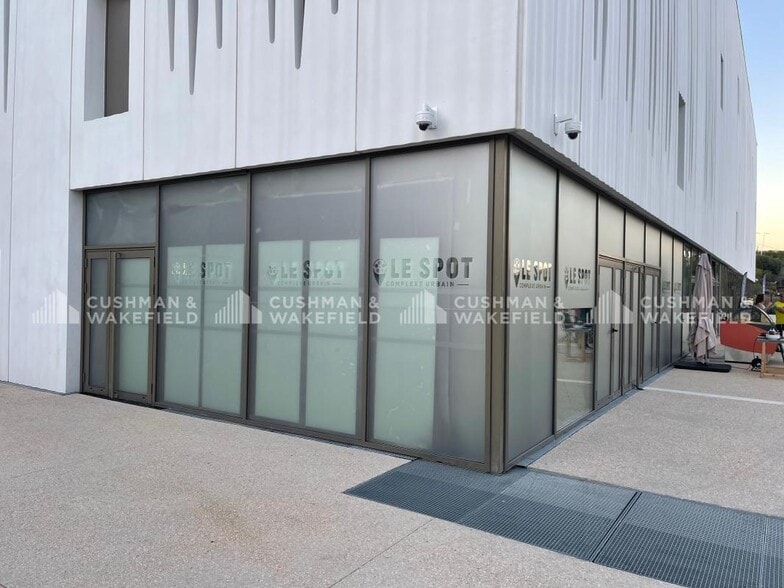 Office in La Ciotat for lease - Building Photo - Image 1 of 9