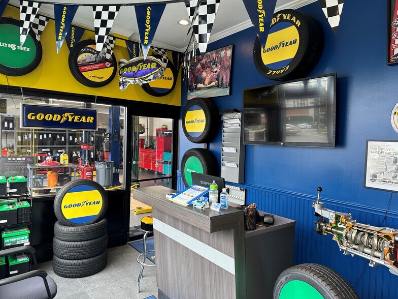 176 N Central Ave, Valley Stream, NY à vendre - Photo du bâtiment - Image 2 de 6