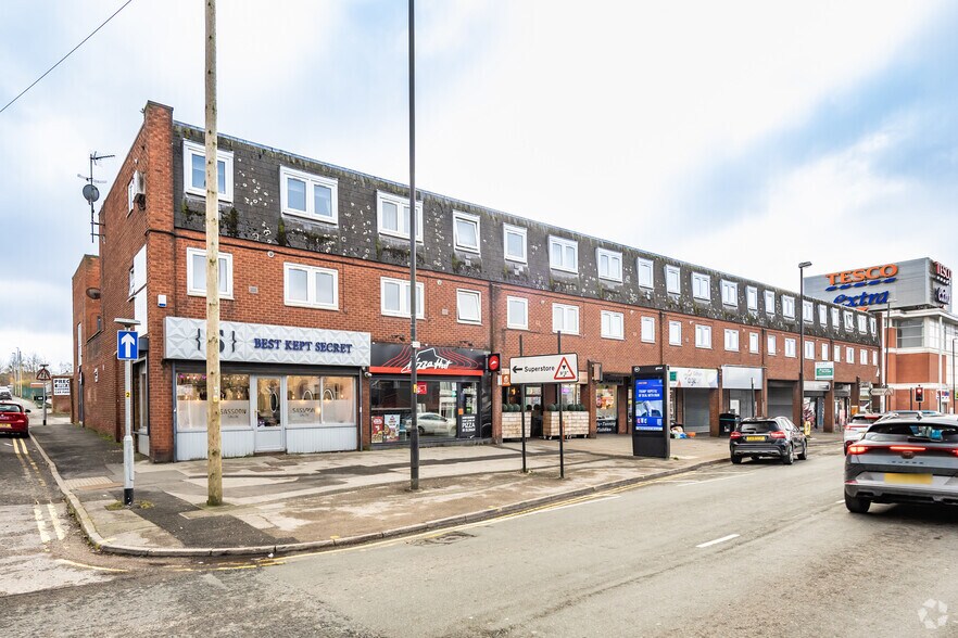 102A Huddersfield Rd, Oldham for lease - Building Photo - Image 2 of 2
