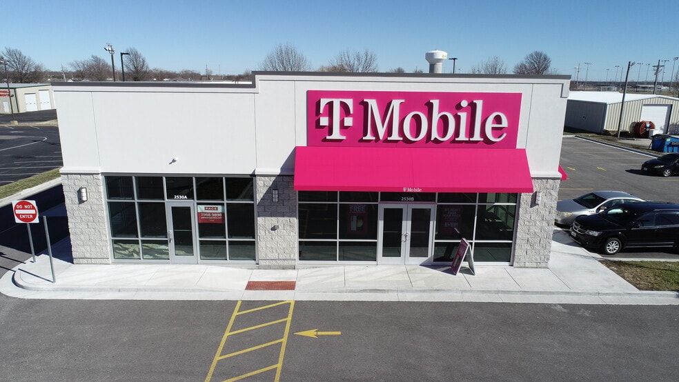 2530 Grand Ave, Carthage, MO for sale - Building Photo - Image 3 of 16