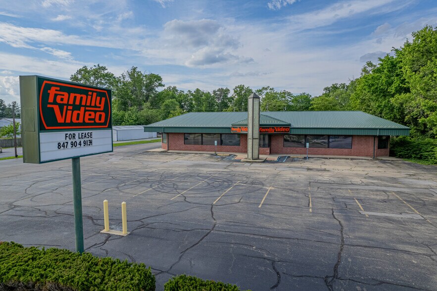 612 W Main St, Salem, IL à louer - Photo du bâtiment - Image 1 de 14