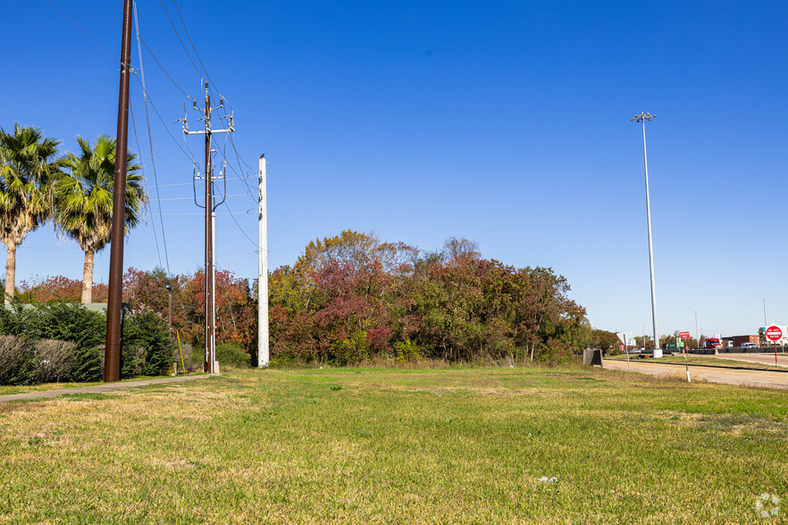 S Tx-146 South, La Porte, TX à vendre - Photo principale - Image 1 de 4