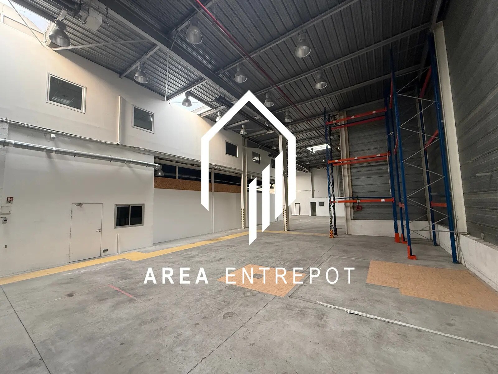 Flex in Aix-en-Provence for lease Interior Photo- Image 1 of 10