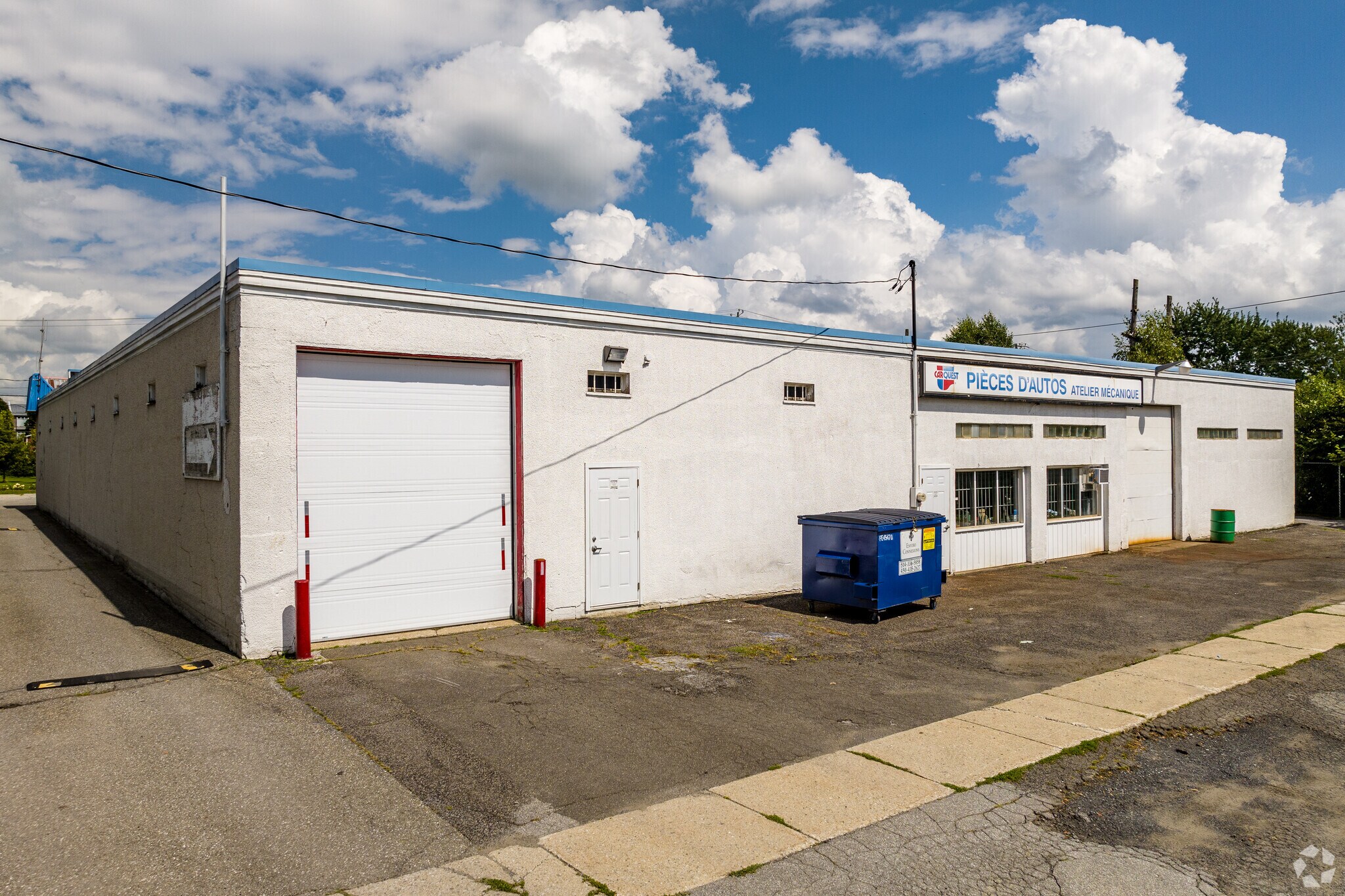 2350 Av Dumesnil, St-Hyacinthe, QC for sale Building Photo- Image 1 of 1