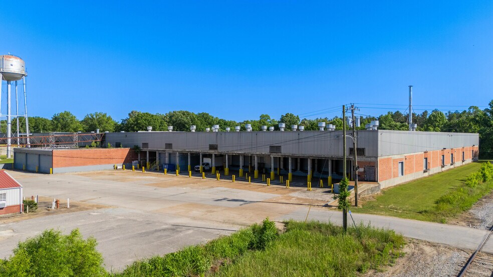 501 W 10th St, Trenton, TN à louer - Photo du bâtiment - Image 2 de 6