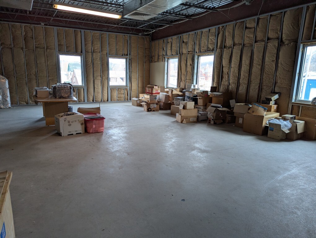 633 Napoleon St, Johnstown, PA for lease Interior Photo- Image 1 of 3