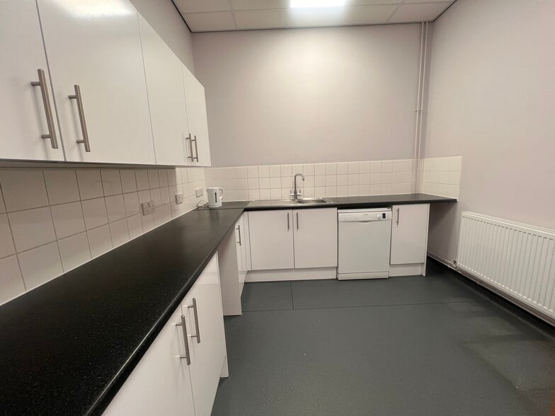 3 Chatham Pl, Reading for lease - Building Photo - Image 3 of 14