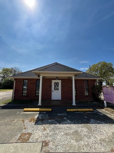 914 White St E, Rock Hill, SC à louer - Photo du bâtiment - Image 2 de 23