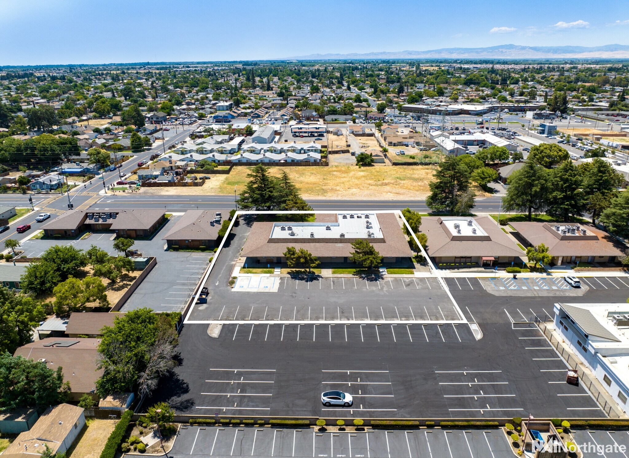955 W Center St, Manteca, CA for lease Primary Photo- Image 1 of 5