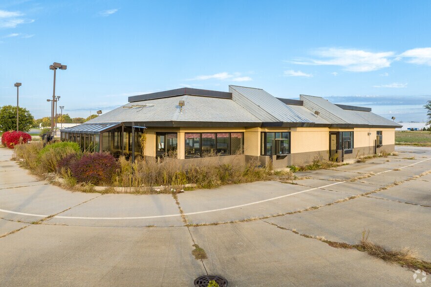 2901 S Grand Ave E, Springfield, IL for sale - Building Photo - Image 1 of 1