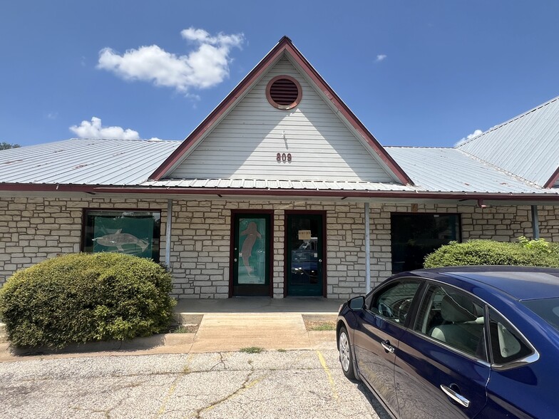 809 Martin Luther King Jr. Dr, Copperas Cove, TX for sale - Primary Photo - Image 1 of 11