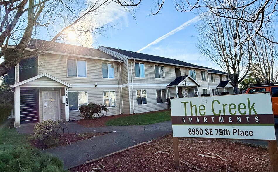 8936-8998 SE 79th Pl, Portland, OR à vendre - Photo du bâtiment - Image 2 de 11