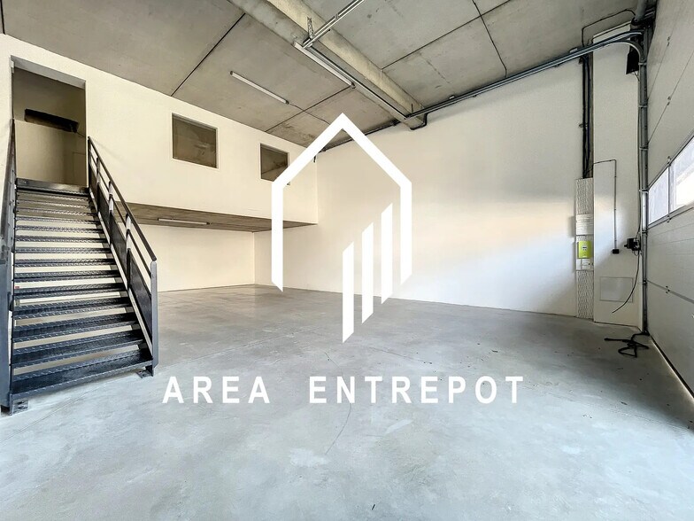 Flex dans Marseille à louer - Photo du bâtiment - Image 1 de 3