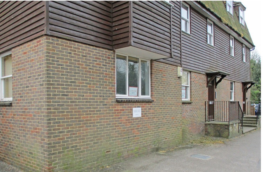 Mill Ln, Uckfield for sale - Primary Photo - Image 1 of 4