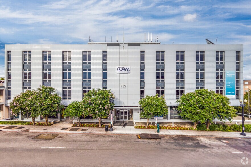 2121 Wisconsin Ave NW, Washington, DC à louer - Photo du bâtiment - Image 2 de 9