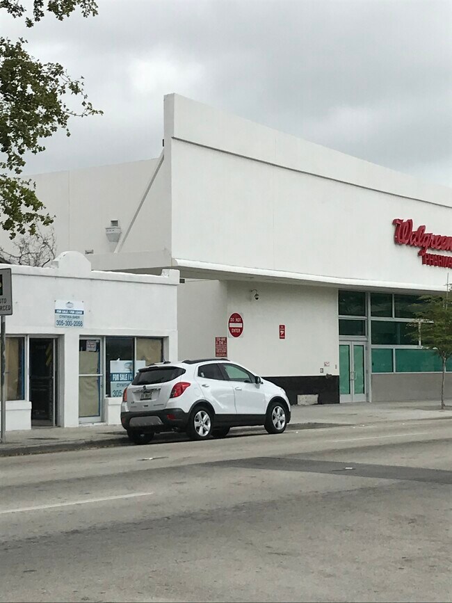 More details for 817 SW 8th St, Miami, FL - Retail for Lease