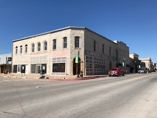 106-110 S Cherokee St, San Saba, TX à louer - Photo du bâtiment - Image 1 de 15