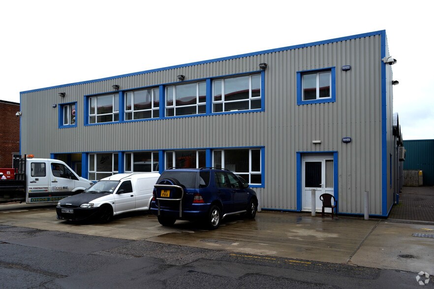 11 Second Ave, Milton Keynes à louer - Photo du bâtiment - Image 2 de 3