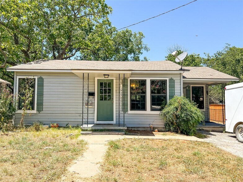 1425 W Groesbeck St, Stephenville, TX à vendre - Photo du bâtiment - Image 2 de 39