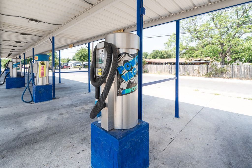 6727 S Flores St, San Antonio, TX for sale Primary Photo- Image 1 of 7