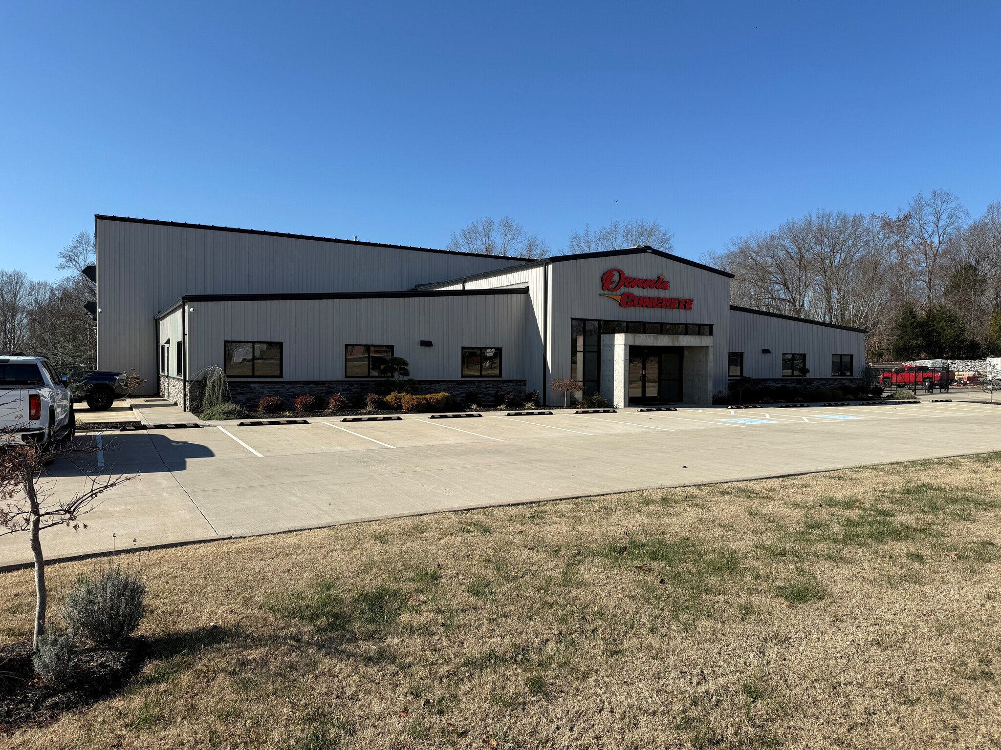 140 Kender Rhea Ct, Clarksville, TN for lease Primary Photo- Image 1 of 2