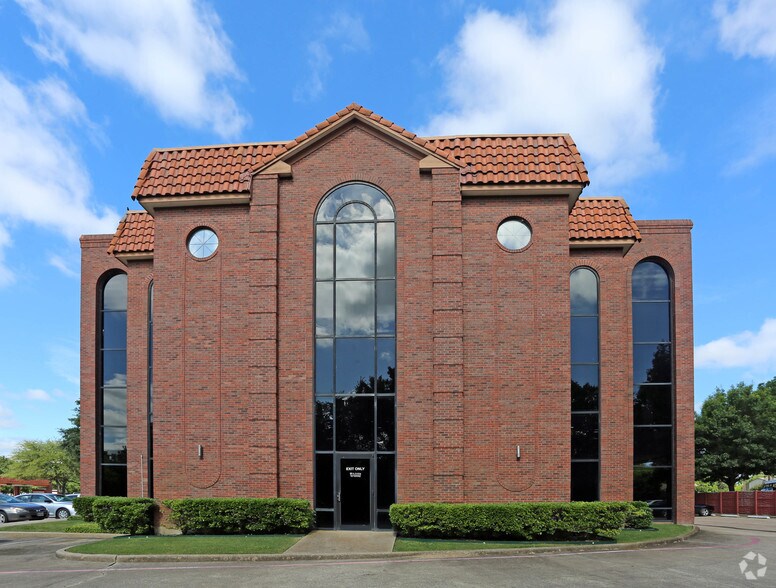 1229-1231 E Pleasant Run Rd, DeSoto, TX à louer - Photo du bâtiment - Image 2 de 7