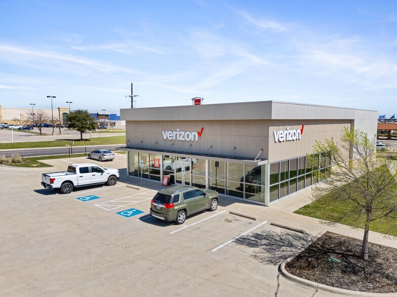 740 Adams Dr, Weatherford, TX à vendre - Photo du bâtiment - Image 3 de 5