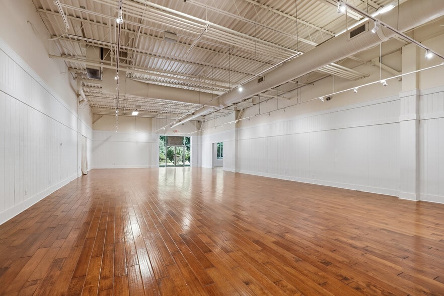 242 Route 117 Bypass Road, Bedford Hills, NY for lease - Building Photo - Image 3 of 22