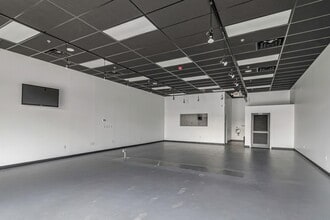 1880 N Eastman Rd, Kingsport, TN for lease Interior Photo- Image 2 of 8