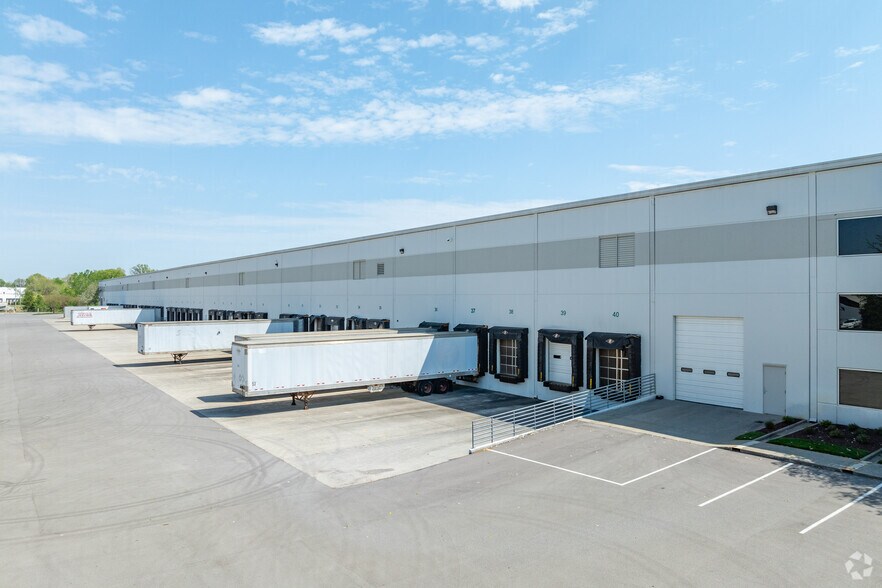 2000-2098 Midway Ln, Smyrna, TN à louer - Photo du bâtiment - Image 3 de 5