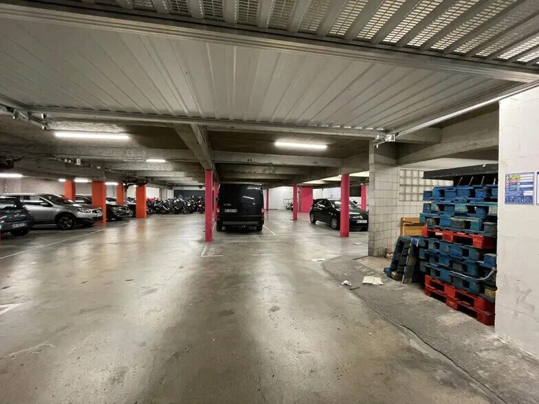 Flex dans Chaville à louer - Photo du bâtiment - Image 3 de 5