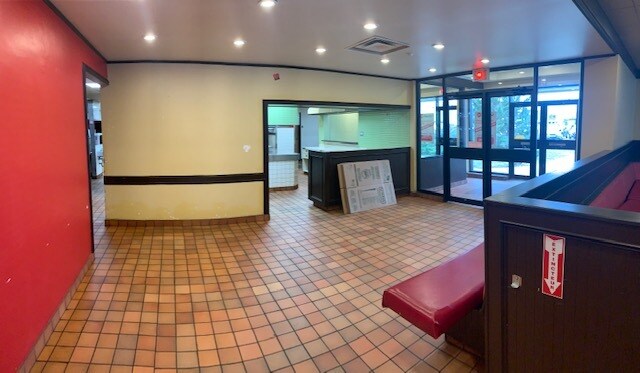 475 Boul Saint-Joseph, Drummondville, QC à louer - Photo intérieure - Image 3 de 4