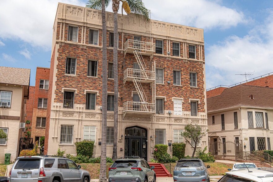 621 S Dunsmuir Ave, Los Angeles, CA for sale - Building Photo - Image 2 of 15