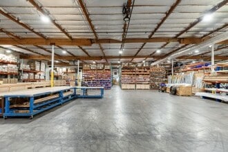 9800 SW Nimbus Ave, Beaverton, OR à vendre Photo intérieure- Image 2 de 2