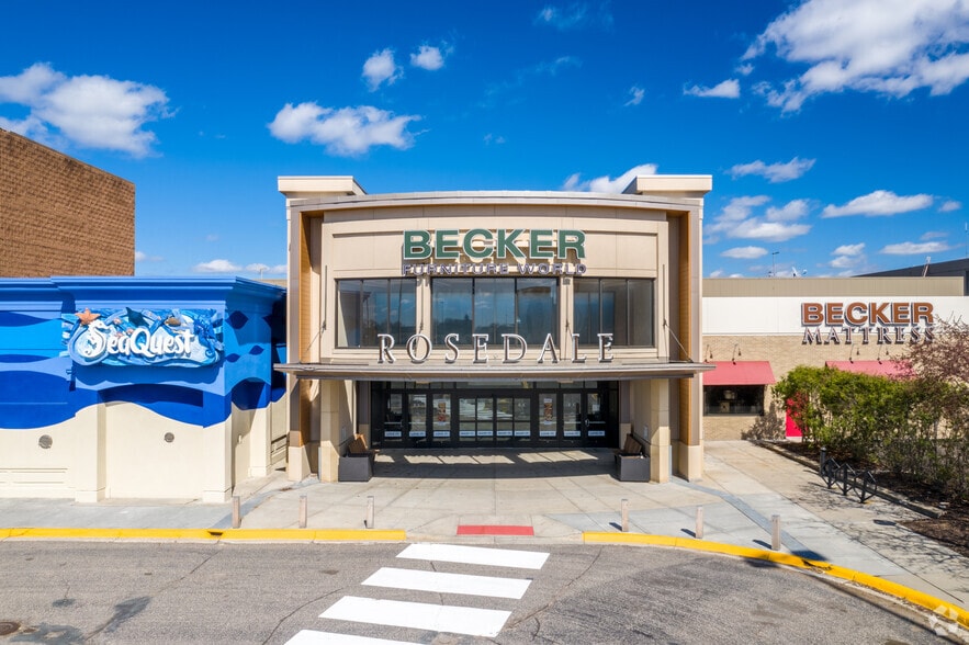 10 Rosedale Ctr, Roseville, MN à louer - Photo du bâtiment - Image 2 de 7